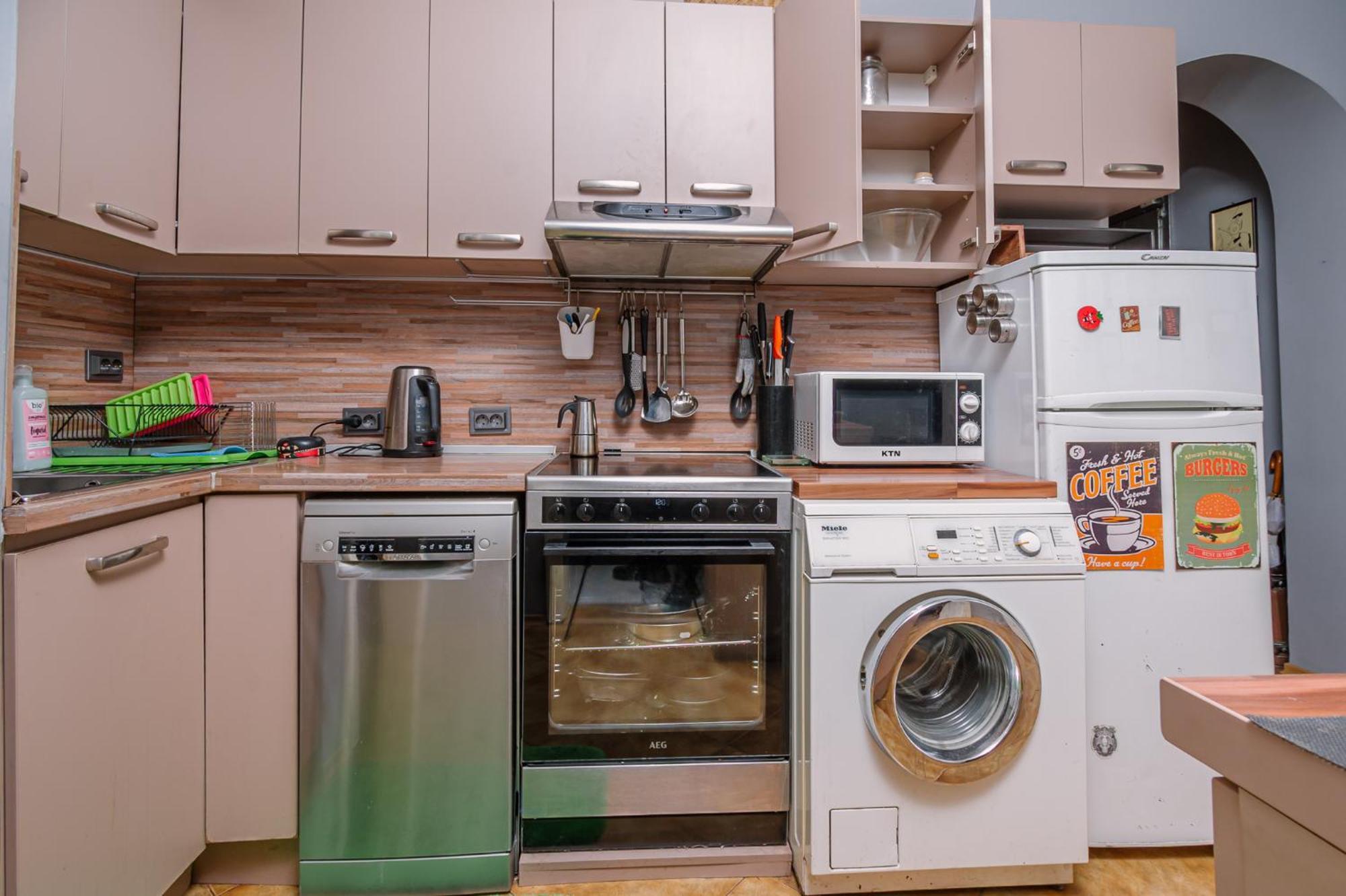 Top Center, 3Bdr, Heart Of The City, Free Secured Parking Sofia Buitenkant foto